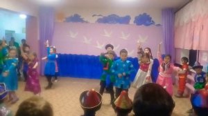 Быстрый бурятский танец.?