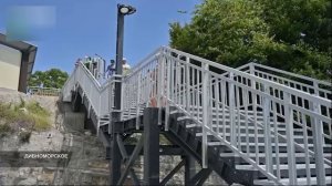 В Дивноморском, под Геленджиком открыли новую лестницу к пляжу "Факел". (ENG SUB)