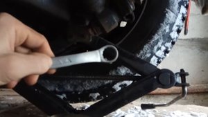 Замена задних амортизаторов Рено флюенс