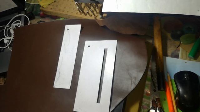 Ручная гравировка по коже.