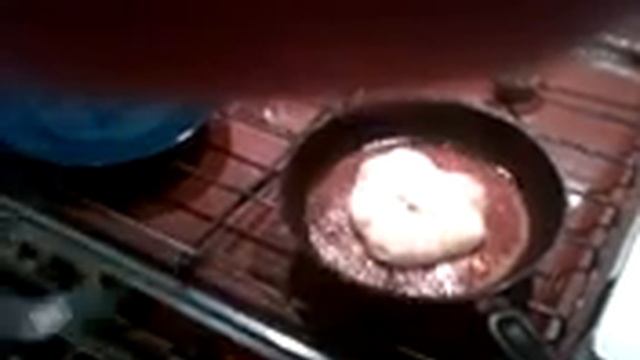 Пышки с сыром и чесноком из дрожжевого теста смотреть онлайн