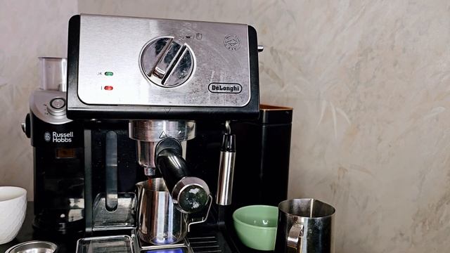 Как правильно приготовить эспрессо дома в рожковой кофемашине || Delonghi ecp 33.21.
