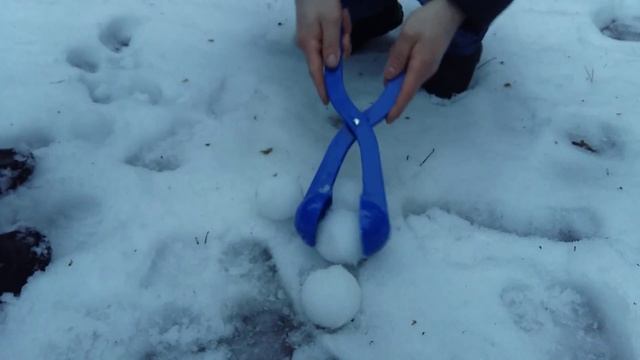 Снежколеп.Снежки лепятся сами. смотреть онлайн