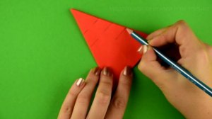 Делаем красивую объемную елку из бумаги за 5 минут