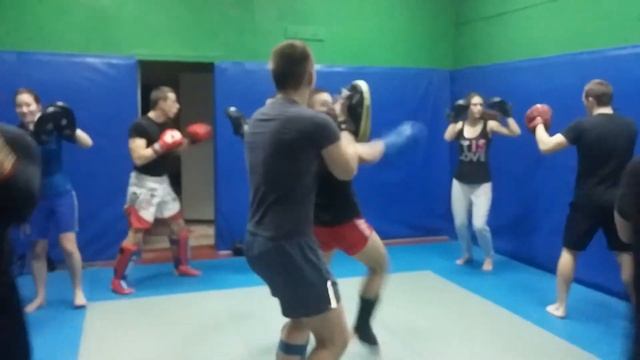 Бекфест , удар супермена, пятка в печень смотреть онлайн