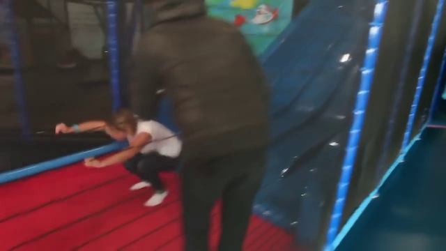 Joan au Gulli Parc de Bry sur Marne смотреть онлайн