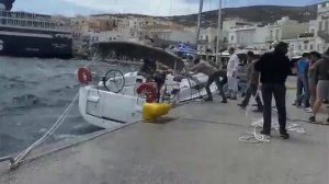 Техника управления парусным судном - Швартовка - Битва с волнами в порту Эрмуполис.