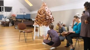 Создание гигантской шишки из изолона на живом мастер-классе