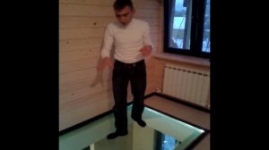 стеклянный пол