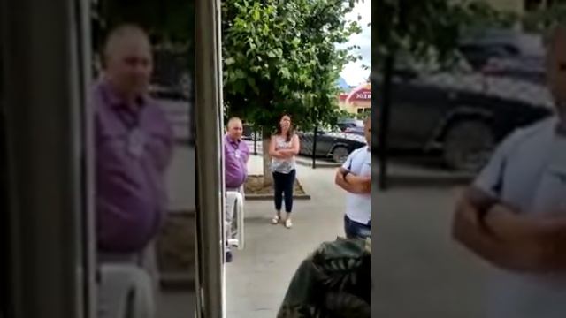 Касимов. Продавцов не пускают в магазин