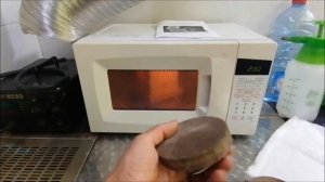 Плавлю серебро и золото в микроволновке!