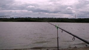 Рыбалка на фидер🐟 рыбалка на реке 🐟😁 Как насаживать уловистую наживку безотказная оснастка 👍