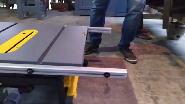 DeWalt Table Saw DWE7492 Unboxing
