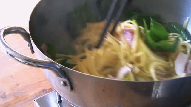 鍋１つでワンパンパスタ！ブチ込むだけのキノコとベーコンのバター醤油作ってみた！(チョー簡単だった)【cooking challenge】１人暮らしクリエイター смотреть онлайн