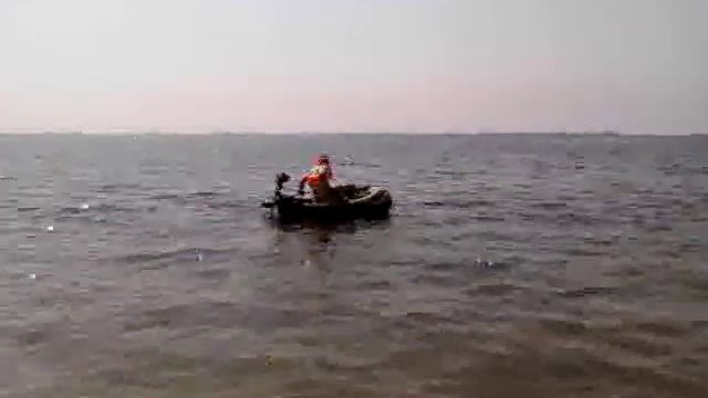 Испытание прокаченной лодки 'Fishman 200', с транцем, мотором из триммера.