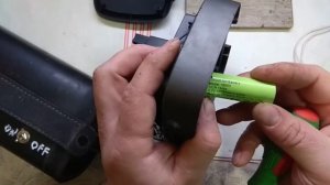 Портативная колонка MIVO Модель: M07, выключается.