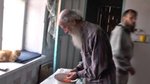 Виталий Калинников переходит жить к Володе Пащенко с саманного домика.   05. 08. 2018