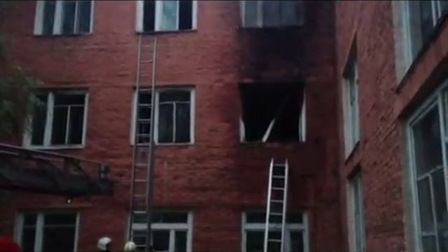 В Омске горела школа № 50 смотреть онлайн