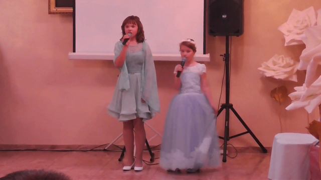 Поздравление маме от Анастасии и Виктории. смотреть онлайн