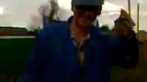 как надо разбивать бутылку