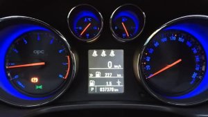 Синий спорт-режим на Opel Insignia OPC