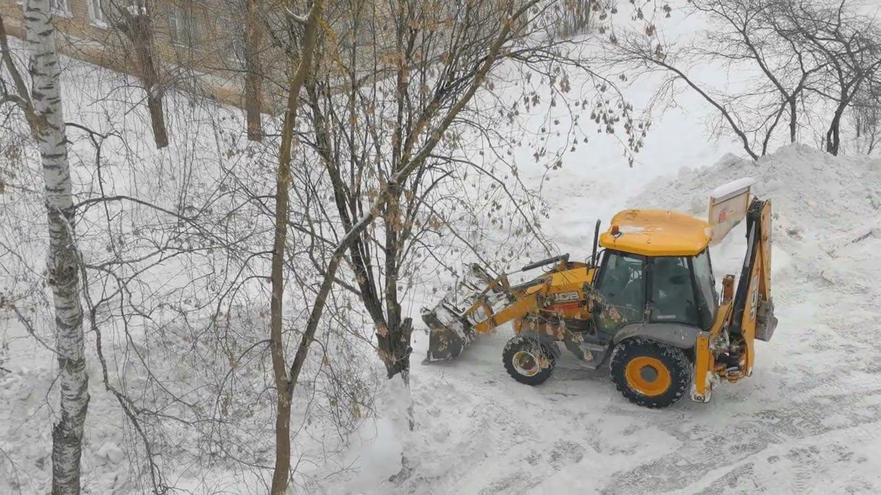 Во дворе тракто́р – Дыр Дыр – мы за Мыр