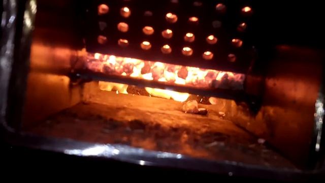 Пеллетная горелка, пеллета из горбыля сосны