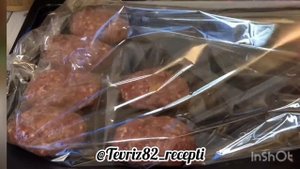 Котлеты в рукаве в духовке.