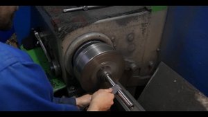 Ремонт рулевой рейки Lexus RX 330. Причина ремонта - течь рулевой рейки по боковым сальникам.