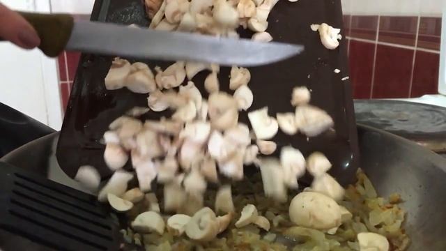 Макароны с курицей и шампиньонами