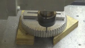 Вырезание шестерни из алюминия