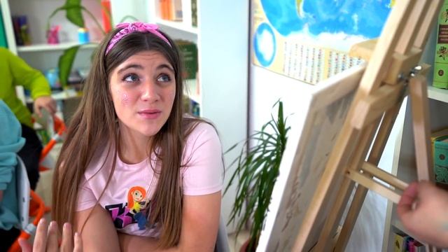 КАК ПРОНЕСТИ КОСМЕТИКУ В КЛАСС || ВЕСЁЛЫЕ СОВЕТЫ ОДНОКЛАССНИКОВ смотреть онлайн