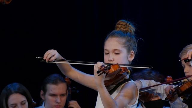 С.Рахманинов "Фантазия", С.Ирадьер "Голубка" исп. камерный оркестр "Крещендо" ЦДШИ Химки смотреть онлайн