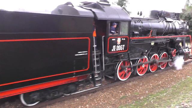 Паровоз Л-2057 с поездом смотреть онлайн