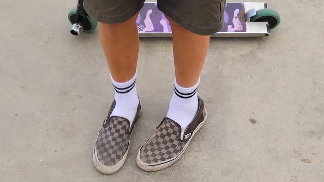 ? Новый Самокат за СКУТ ! Крутые Трюки в Разбитом Скейт Парке смотреть онлайн