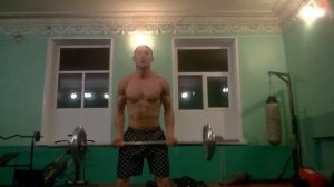 60 кг на бицепс ровный гриф  на 11 раз  при соб вес  67,5