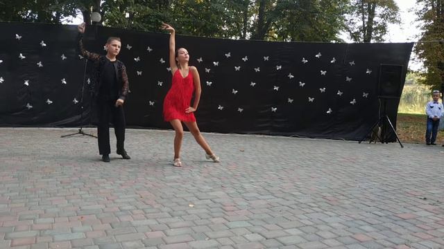 Ча-ча-ча Алиса и Назар 1 сентября смотреть онлайн