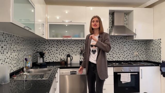 300 метров до моря. 2-этажная квартира в центре Алании. Недвижимость Турции смотреть онлайн