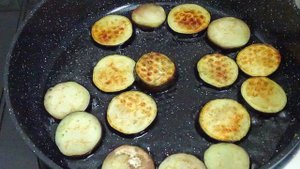 Баклажаны жареные с чесноком