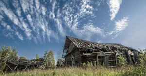 " ПРОКЛЯТИЕ ЗАБРОШЕННОЙ ДЕРЕВНИ "  - Страшная история для тех кому не спиться