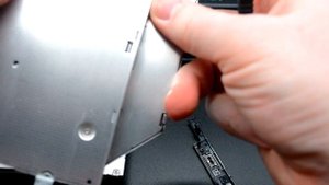 Модернизация ноутбука Toshiba Satellite A200-23U. S01E04. Optibay Espada IS12+HDD и тесты!)