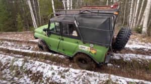 УАЗ в глубокой колее. Nissan Patrol 40’. Старик камень с коптера