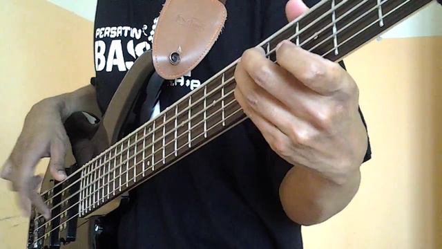 YAMAHA TRBX305+VOX PATHFINDER 10B by LadosOPERA~ (headphone user) смотреть онлайн