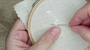 Готовимся вышивать ландыши лентами