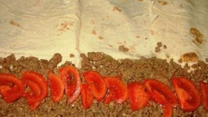 Мясной рулет из лаваша