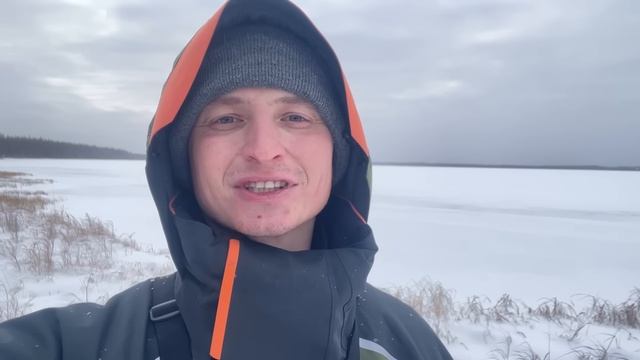 ЗАБРАЛИСЬ В ТАЙГУ НА ПЕРВЫЙ ЛЕД 23-24. Первый лед 2023-2024. Зимняя рыбалка. смотреть онлайн