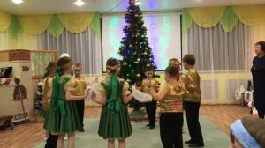 Детский русский танец(новогодний утренник )