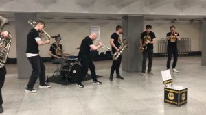 Проект "Музыка в метро" Москвы.2024: кавер-группа Brevis Brass Band