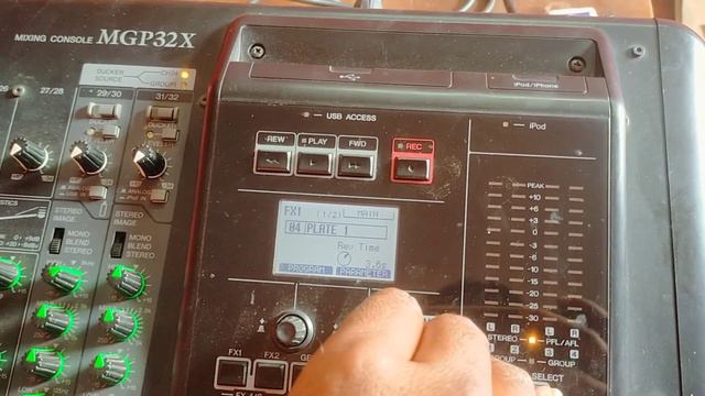 YAMAHA MGP-32X digital mixer console details and review [in Bengali] смотреть онлайн