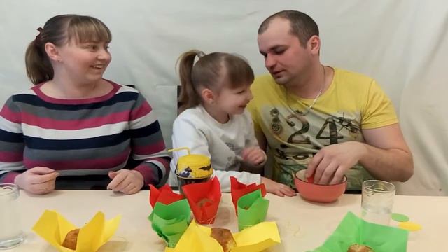 МАФФИН Челендж🎂 Пробуем маффины и угадываем начинки🍏🍌🍏 Кому попадется необычный вкус?